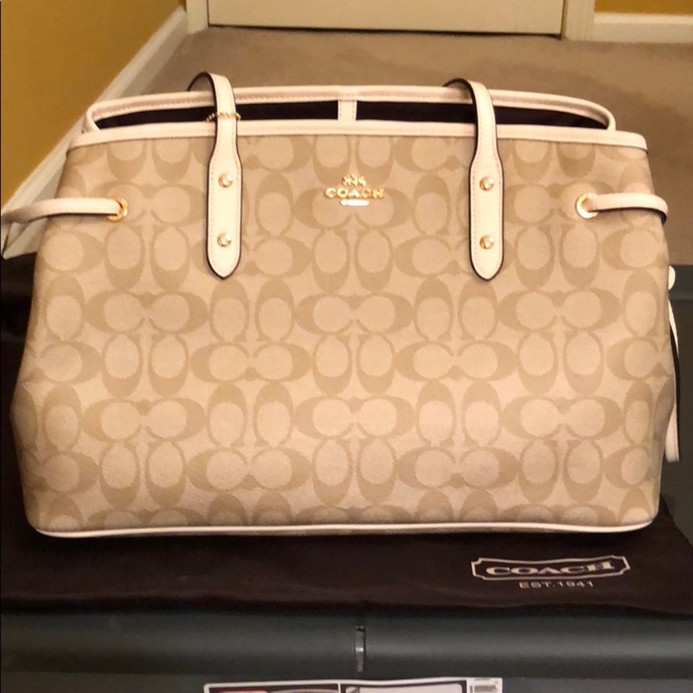 Coach drawstring pocket book